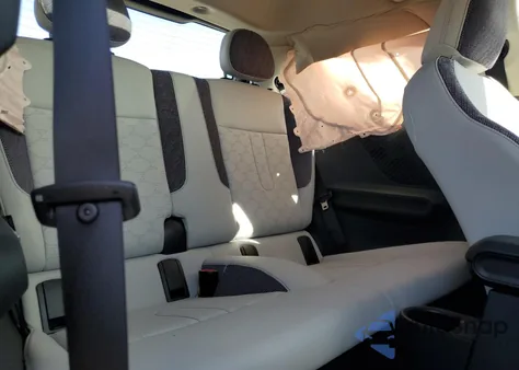 2025 Mini Cooper Base z USA, uszkodzony, nr VIN WMW13GD00S2W42401